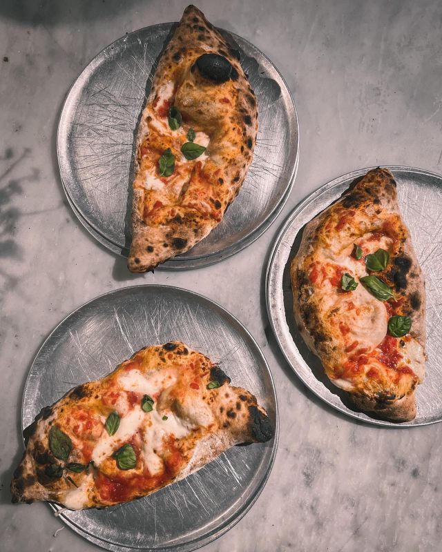 Calzone 🍕

.

#pizza #italy #food #italianfood #italianfoodbloggers #pizzeria #dailypizza #pizzalovers #verapizza #pizzanapoletana #neapolitanpizza #pizzanapolitaine #pizzanapoli #loveitaly #realpizza #italianpizza #pizzaforever #pizzagram #discover #montreal #igersmontreal #igersmtl #montrealfood #montrealfoodie #mtlfood #mtlpizza #woodfirepizza