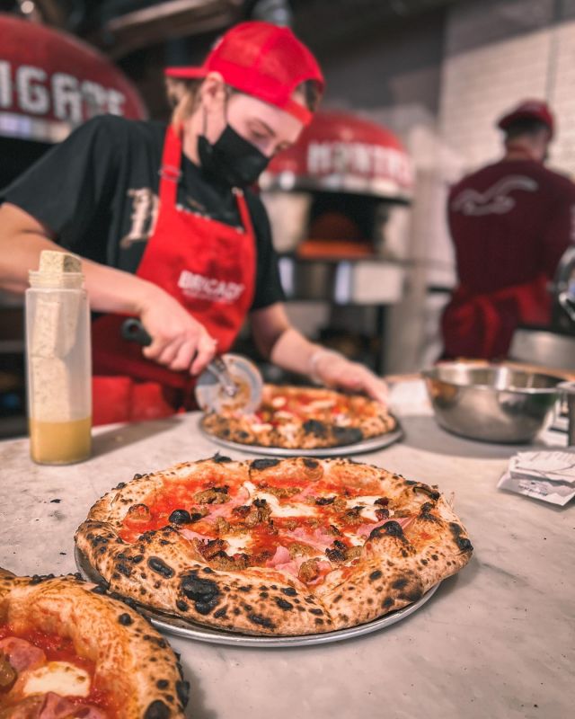 Pizza boucher. Saucisses italiennes,  jambon et bacon. 🍕🔥

Butcher pizza. Italian sausages, ham and bacon. 

.

#pizza #italy #food #italianfood #italianfoodbloggers #pizzeria #dailypizza #pizzalovers #verapizza #pizzanapoletana #neapolitanpizza #pizzanapolitaine #pizzanapoli #loveitaly #realpizza #italianpizza #pizzaforever #pizzagram #discover #montreal #igersmontreal #igersmtl #montrealfood #montrealfoodie #mtlfood #mtlpizza #woodfirepizza
