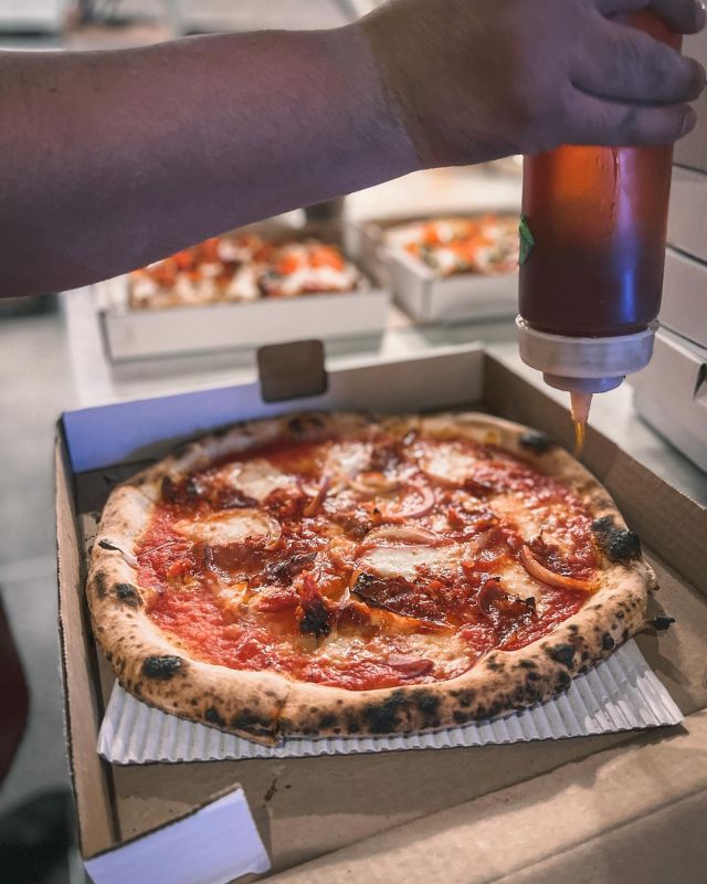 Ajoutez du Miel épicé Mike’s hot honey sur votre pizza. 🍕

Add Mike’s hot honey on your pizza. 🍯

#mikeshothoney @mikeshothoney 

.
.

#pizza #italy #food #italianfood #italianfoodbloggers #pizzeria #dailypizza #pizzalovers #verapizza #pizzanapoletana #neapolitanpizza #pizzanapolitaine #pizzanapoli #loveitaly #realpizza #italianpizza #pizzaforever #pizzagram #discover #montreal #igersmontreal #igersmtl #montrealfood #montrealfoodie #mtlfood #mtlpizza #woodfirepizza