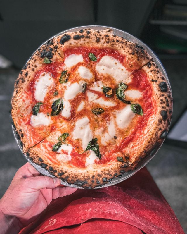 Margherita: Crushed tomatoes, fior Di latte, olive oil, basil leaf, Parmesan. A classic. 🍕🪵🔥

Margherita : Tomates écrasées, fior Di latte, huile d'olive, feuilles de basilic, parmesan. Un classique. 🪵🔥🍕

.
.

#pizza #italy #food #italianfood #italianfoodbloggers #pizzeria #dailypizza #pizzalovers #verapizza #pizzanapoletana #neapolitanpizza #pizzanapolitaine #pizzanapoli #loveitaly #realpizza #italianpizza #pizzaforever #pizzagram #discover #montreal #igersmontreal #igersmtl #montrealfood #montrealfoodie #mtlfood #mtlpizza #woodfirepizza