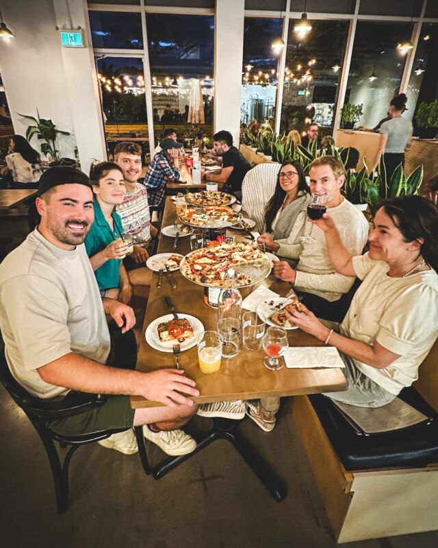 Pour dinner ou souper. En équipe ou en famille, on a toujours de la place pour faire la fête! 🍕🍝❤️

For lunch or dinner. With your team or your family, there is always room to party! 🍕🍝❤️

.

#pizza #italy #italianfood #italianfoodbloggers #pizzeria #dailypizza #pizzalovers #neapolitanpizza #pizzanapolitaine #loveitaly #realpizza #italianpizza #pizzaforever #pizzagram #discover #montreal #igersmontreal #igersmtl #montrealfood #montrealfoodie #mtlfood #mtlpizza #woodfirepizza #boucherville #montreal