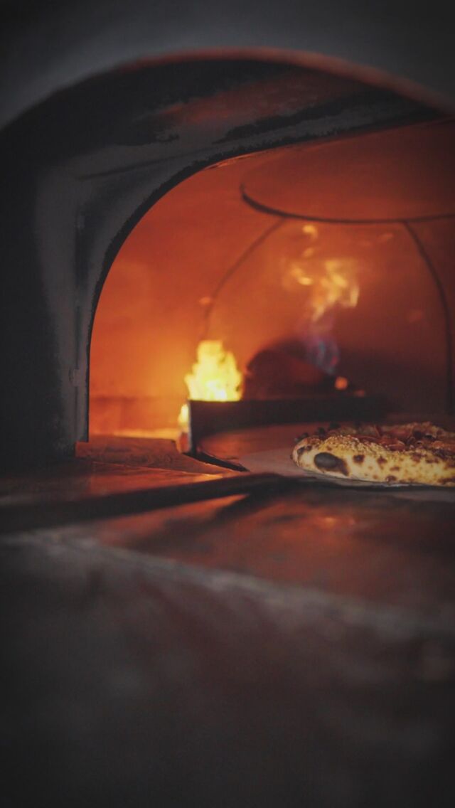 Embarquez pour une expérience culinaire inoubliable dans notre nouvelle pizzeria à Boucherville ! 🍕✨ Plongez dans l’art de la pizza napolitaine authentique, savourez les saveurs audacieuses de la pizza Detroit et délectez-vous de nos pâtes fraîches faites maison. Que ce soit pour un dîner romantique, une soirée animée entre amis ou un repas simple en famille, notre établissement est l’endroit parfait pour créer des souvenirs délicieux. Rejoignez-nous pour redéfinir le goût de la tradition ! 🍝🎉 #BouchervilleCuisine #PassionPizza #patesfraiches 

Indulge in a culinary journey at our new pizzeria in Boucherville! 🍕✨ Immerse yourself in the art of authentic Neapolitan pizza, savor the bold flavors of Detroit pizza, and delight in our freshly crafted pasta. Whether it’s a romantic date, a lively gathering with friends, or a cozy family dinner – our place is perfect for creating delicious memories. Join us as we redefine the taste of tradition! 🍝🎉 #BouchervilleEats #PizzaPassion #FreshPasta #boucherville #brigade #neapolitanpizza #detroitstylepizza