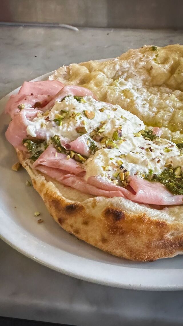 Succombez à l’audace du sandwich Mortazza – une explosion de saveurs sans compromis. Libérez votre appétit sans retenue. 🔥🥙 #RévolteDuSandwich #MortazzaDéchaînée

Dare to devour the bold Mortazza masterpiece – where flavor rebels and taste knows no boundaries. Unleash your appetite. 🔥🖤 #MortazzaRevolt #SandwichRebellion

.

#pizza #italy #mortazza #sandwich #pizzeria #pizzalovers #neapolitanpizza #pizzanapolitaine #italianpizza #montreal #igersmtl #montrealfood #montrealfoodie #mtlfood #mtlpizza #woodfirepizza #boucherville #montreal
