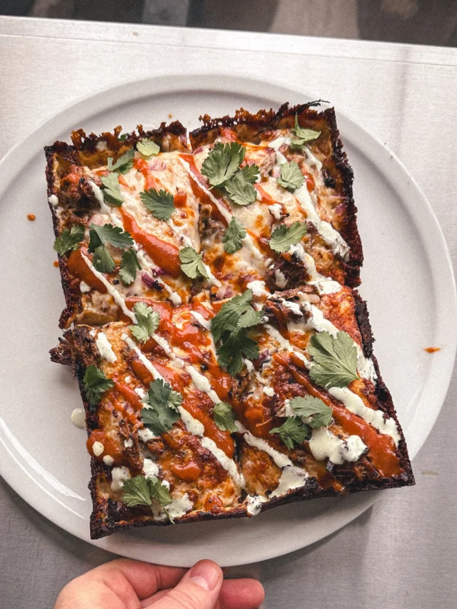 Detroit pizza 👑💨
#detroitpizza #montrealpizza #italian